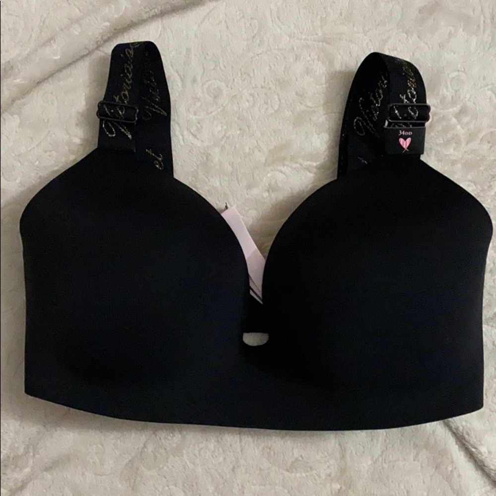 Victoria’s Secret T-shirt bra lightly lined